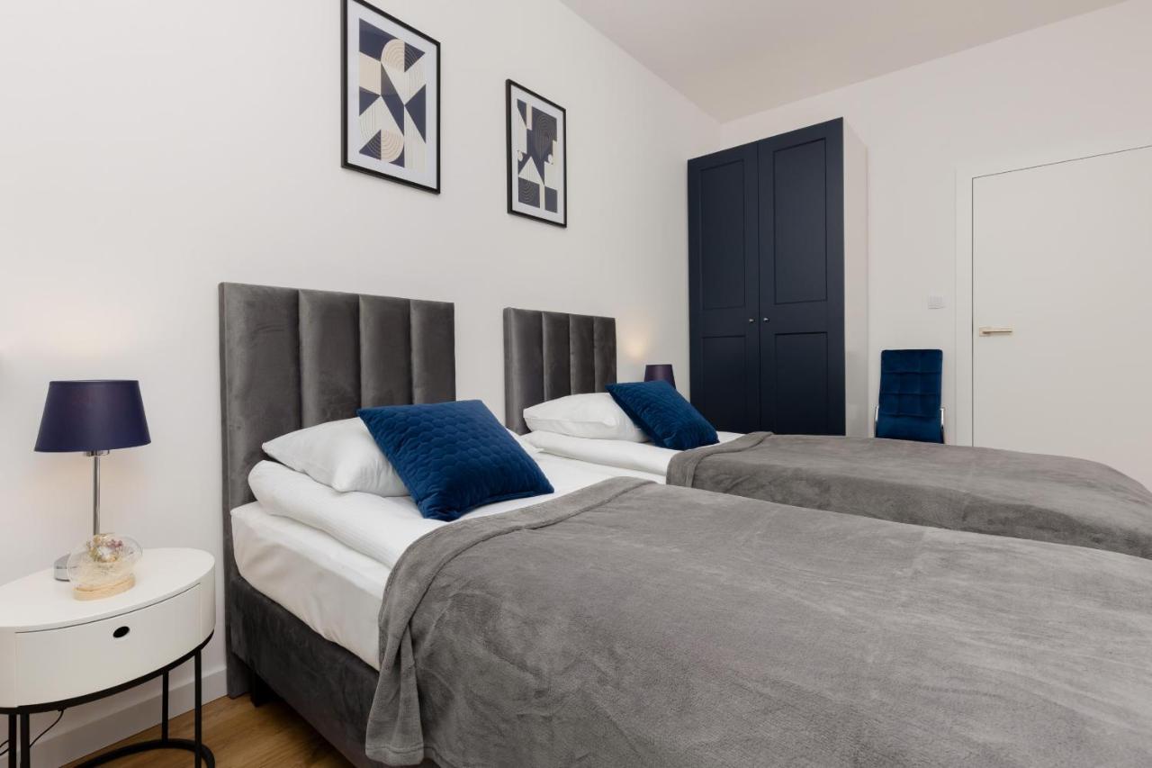Apartment Avenue Solidarnosci On Wola By Noclegi Renters Warsawa Bagian luar foto