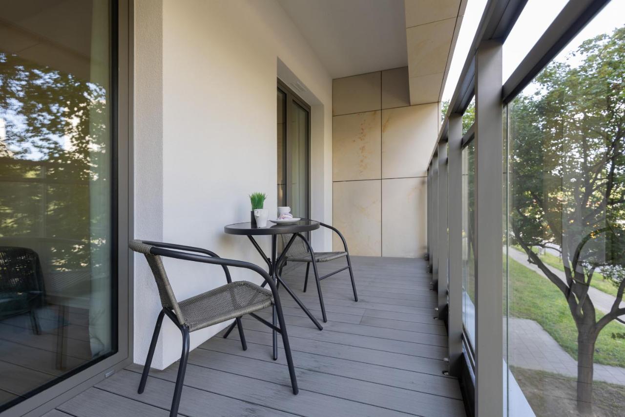 Apartment Avenue Solidarnosci On Wola By Noclegi Renters Warsawa Bagian luar foto