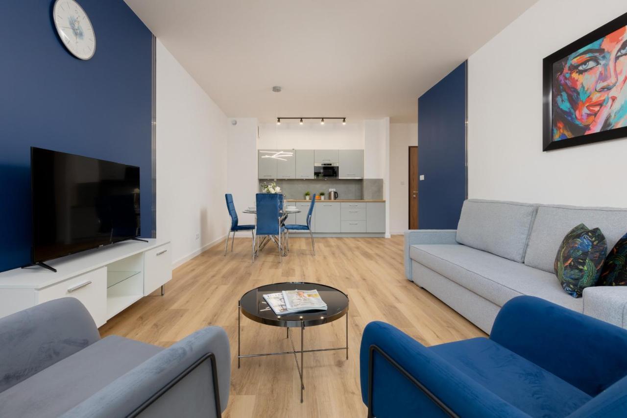 Apartment Avenue Solidarnosci On Wola By Noclegi Renters Warsawa Bagian luar foto