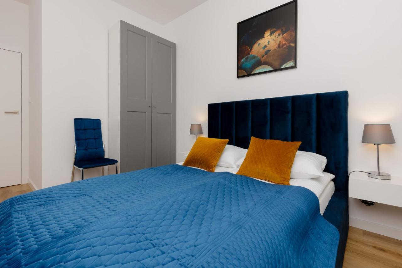 Apartment Avenue Solidarnosci On Wola By Noclegi Renters Warsawa Bagian luar foto