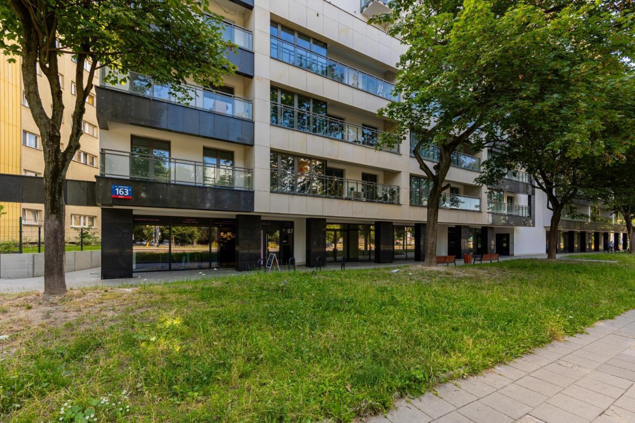 Apartment Avenue Solidarnosci On Wola By Noclegi Renters Warsawa Bagian luar foto