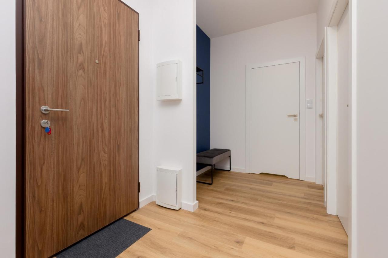 Apartment Avenue Solidarnosci On Wola By Noclegi Renters Warsawa Bagian luar foto
